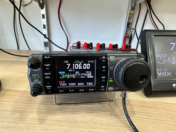 ICOM IC 7000 QUADRIBANDA ALL MODE OTTIMO CON IMBALLO E MONITOR ESTERNO