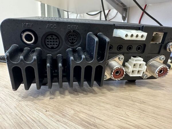 ICOM IC 7000 QUADRIBANDA ALL MODE OTTIMO CON IMBALLO E MONITOR ESTERNO