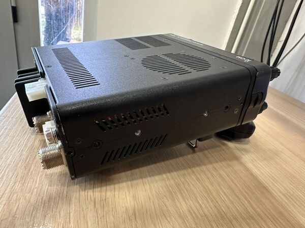 ICOM IC 7000 QUADRIBANDA ALL MODE OTTIMO CON IMBALLO E MONITOR ESTERNO