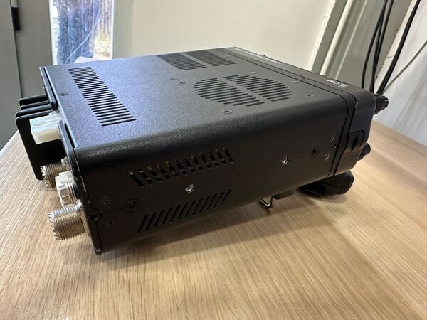 ICOM IC 7000 QUADRIBANDA ALL MODE OTTIMO CON IMBALLO E MONITOR ESTERNO
