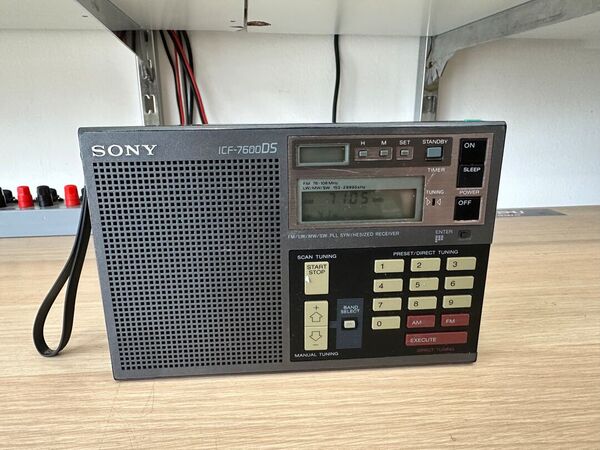 SONY ICF 7600 DS RICEVITORE 	0.153-30 / 76-108 MHz ALL MODE CON SSB OTTIMO