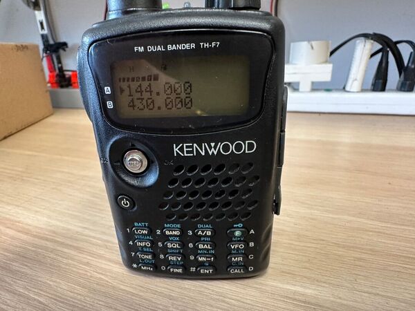 KENWOOD TH-F7E BIBANDA PORTATILE OTTIMO CON IMBALLO