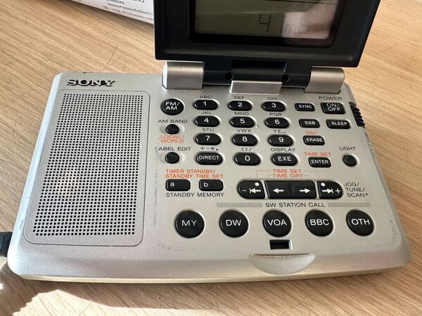 SONY ICF SW07 RICEVITORE SCANNER HF AM FM SSB , MW, LW OTTIMO E RARO CON ANTENNA SONY AN-LP2