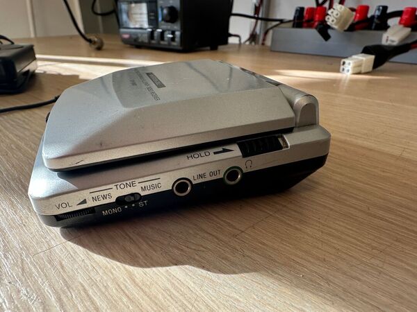 SONY ICF SW07 RICEVITORE SCANNER HF AM FM SSB , MW, LW OTTIMO E RARO CON ANTENNA SONY AN-LP2