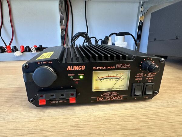 ALINCO DM-330MVE ALIMENTATORE SWITCHING 30 AMPERE OTTIMO