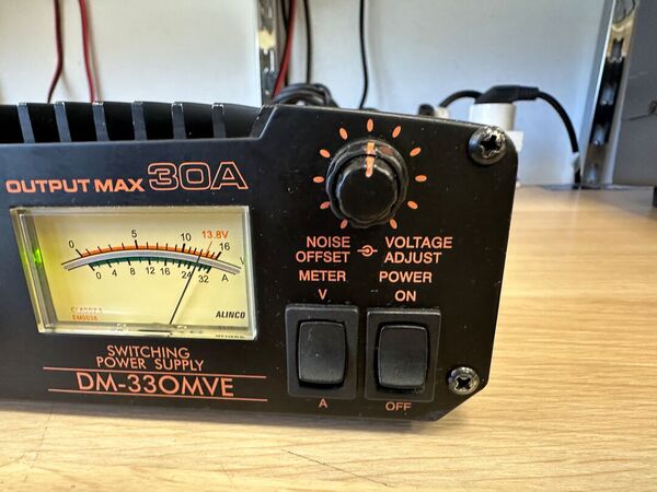 ALINCO DM-330MVE ALIMENTATORE SWITCHING 30 AMPERE OTTIMO