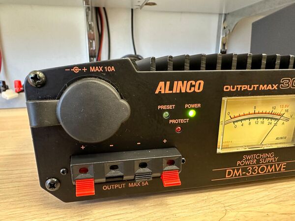 ALINCO DM-330MVE ALIMENTATORE SWITCHING 30 AMPERE OTTIMO
