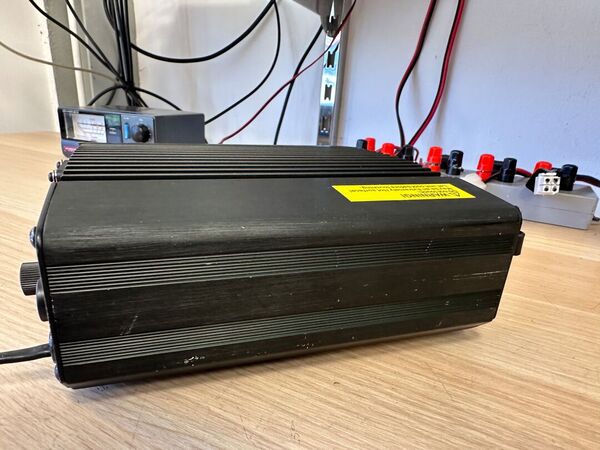 ALINCO DM-330MVE ALIMENTATORE SWITCHING 30 AMPERE OTTIMO