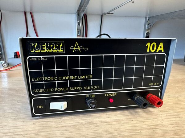 KERT 10 A ALIMENTATORE STABILIZZATO 10 AMPERE OTTIMO