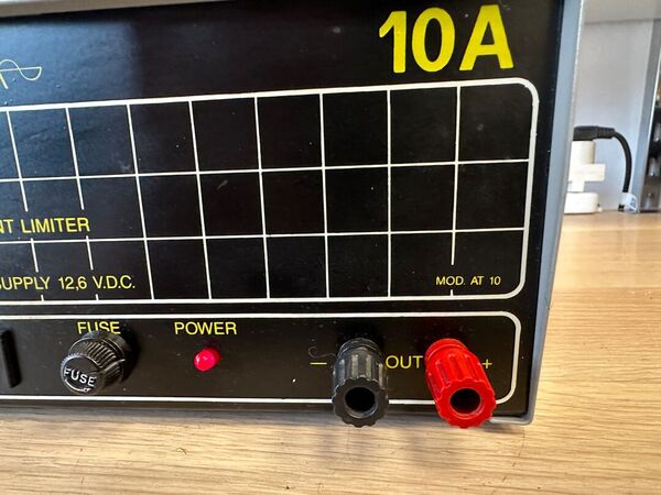 KERT 10 A ALIMENTATORE STABILIZZATO 10 AMPERE OTTIMO