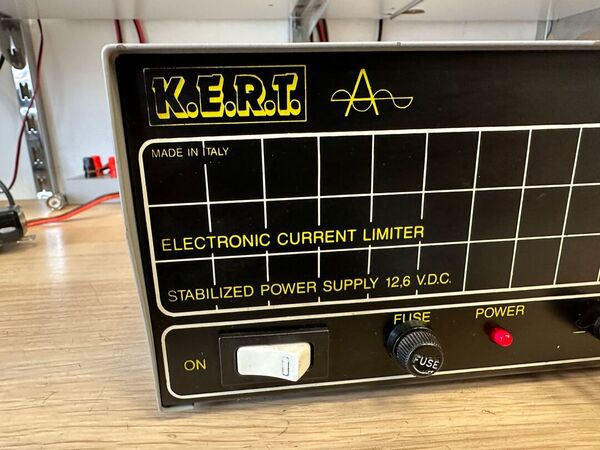 KERT 10 A ALIMENTATORE STABILIZZATO 10 AMPERE OTTIMO