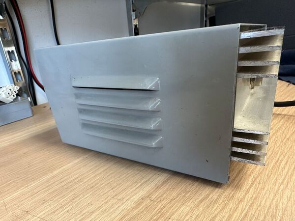 KERT 10 A ALIMENTATORE STABILIZZATO 10 AMPERE OTTIMO