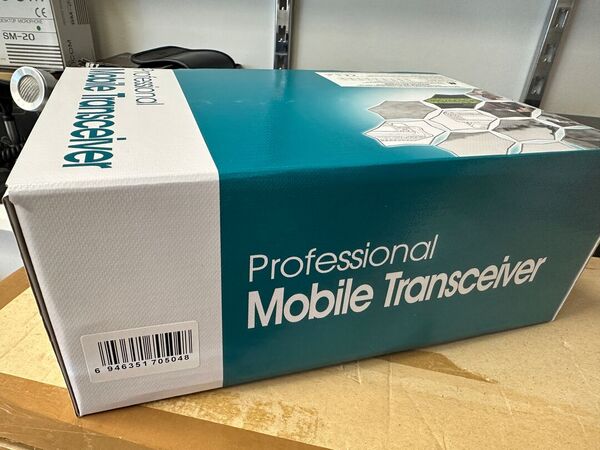 WOUXUN KG-UV980P QUADRIBANDA 26-29.995 MHz / 50-53.995MHz / 136-173.995MHz 400-470.995MHz NUOVO PRONTA CONSEGNA