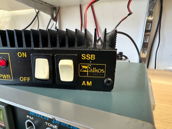 FALKOS MOD 60 LINEARE CB 25-30 MHZ 25/35 WATT OTTIMO