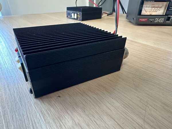 FALKOS MOD 60 LINEARE CB 25-30 MHZ 25/35 WATT OTTIMO