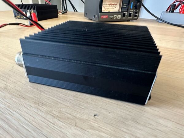 FALKOS MOD 60 LINEARE CB 25-30 MHZ 25/35 WATT OTTIMO