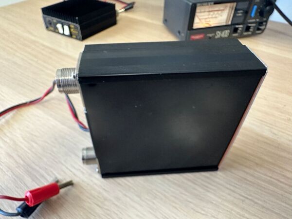 FALKOS MOD 60 LINEARE CB 25-30 MHZ 25/35 WATT OTTIMO