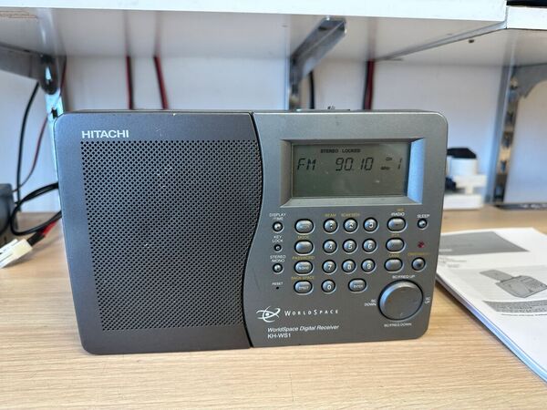 HITACHI WORLDSPACE KH.WS1 RICEVITORE FM STEREO, AM SW1 E SW2 DIGITALE OTTIMO