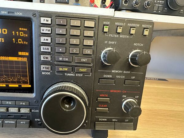 ICOM IC R 9000 RICEVITORE DA O A 2000 MHZ ALL MODE OTTIMO