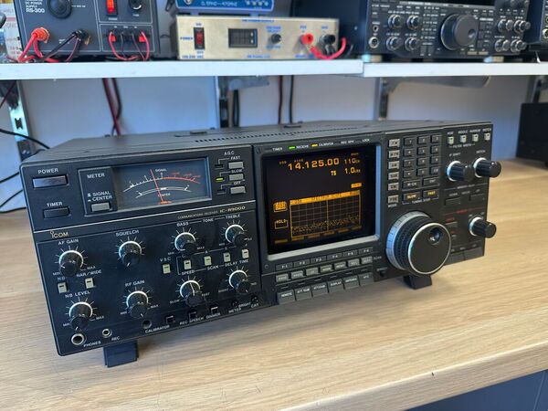 ICOM IC R 9000 RICEVITORE DA O A 2000 MHZ ALL MODE OTTIMO