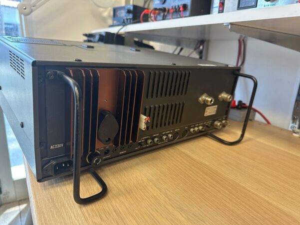 ICOM IC R 9000 RICEVITORE DA O A 2000 MHZ ALL MODE OTTIMO