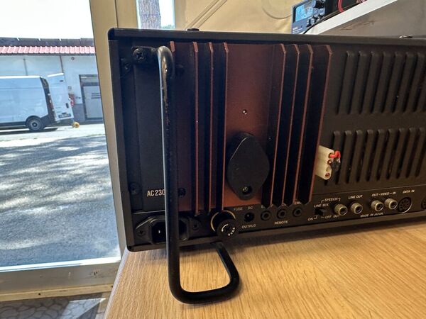 ICOM IC R 9000 RICEVITORE DA O A 2000 MHZ ALL MODE OTTIMO