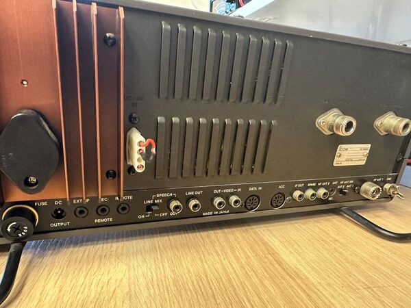 ICOM IC R 9000 RICEVITORE DA O A 2000 MHZ ALL MODE OTTIMO
