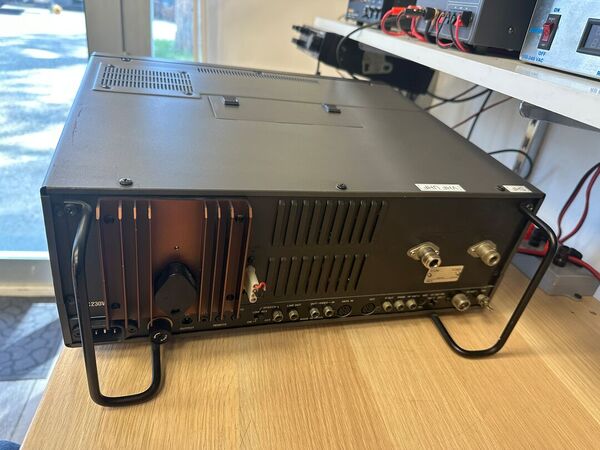 ICOM IC R 9000 RICEVITORE DA O A 2000 MHZ ALL MODE OTTIMO