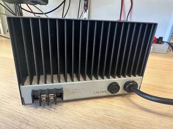 DIAMOND GSV 1200 ALIMENTATORE 15 AMPERE PEP OTTIMO