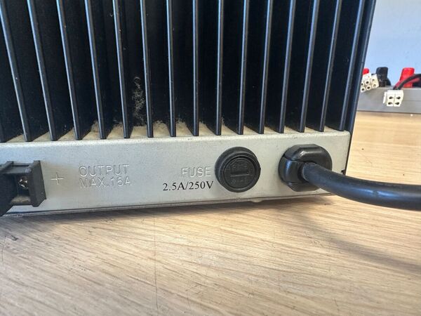 DIAMOND GSV 1200 ALIMENTATORE 15 AMPERE PEP OTTIMO