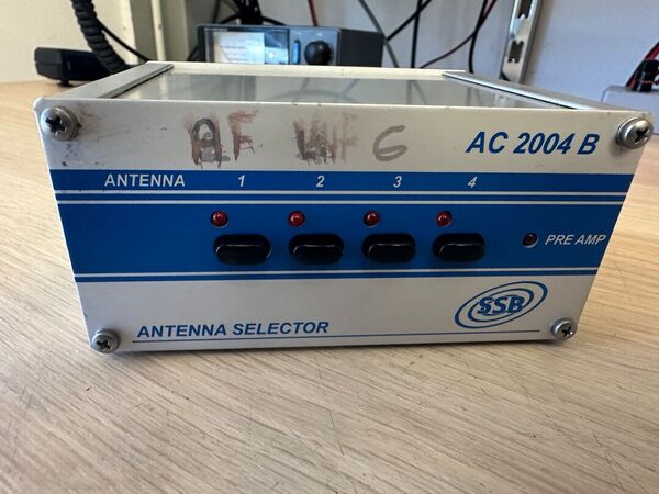 SSB ELECTRONICS AC 2004 E AS 2004 COMMUTAZIONE  SU QUATTRO ANTENNE  SU TUTTE LE BANDE RADIOAMATORIALI DAGLI 80M  AI 70 CM