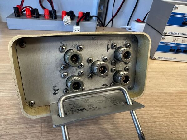 SSB ELECTRONICS AC 2004 E AS 2004 COMMUTAZIONE  SU QUATTRO ANTENNE  SU TUTTE LE BANDE RADIOAMATORIALI DAGLI 80M  AI 70 CM