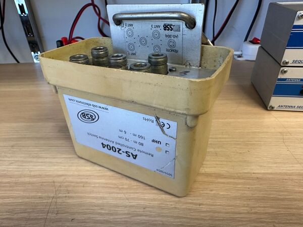 SSB ELECTRONICS AC 2004 E AS 2004 COMMUTAZIONE  SU QUATTRO ANTENNE  SU TUTTE LE BANDE RADIOAMATORIALI DAGLI 80M  AI 70 CM