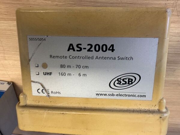 SSB ELECTRONICS AC 2004 E AS 2004 COMMUTAZIONE  SU QUATTRO ANTENNE  SU TUTTE LE BANDE RADIOAMATORIALI DAGLI 80M  AI 70 CM