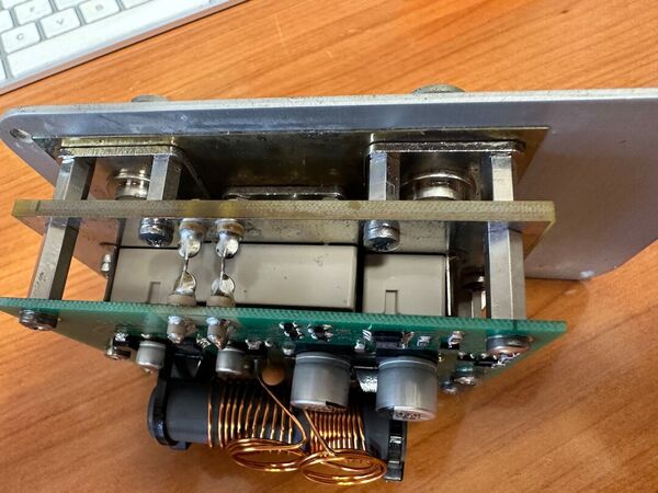 SSB ELECTRONICS AC 2004 E AS 2004 COMMUTAZIONE  SU QUATTRO ANTENNE  SU TUTTE LE BANDE RADIOAMATORIALI DAGLI 80M  AI 70 CM