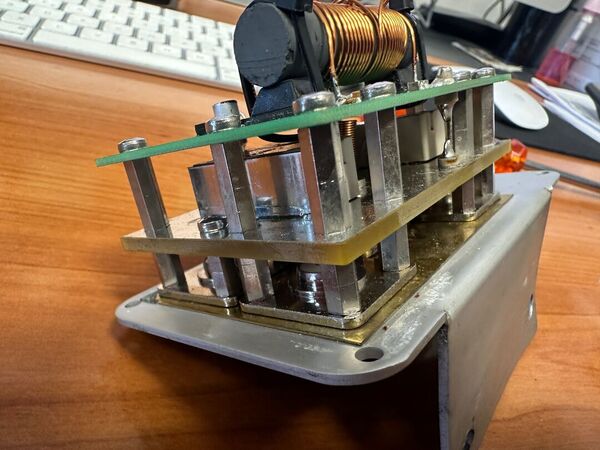 SSB ELECTRONICS AC 2004 E AS 2004 COMMUTAZIONE  SU QUATTRO ANTENNE  SU TUTTE LE BANDE RADIOAMATORIALI DAGLI 80M  AI 70 CM