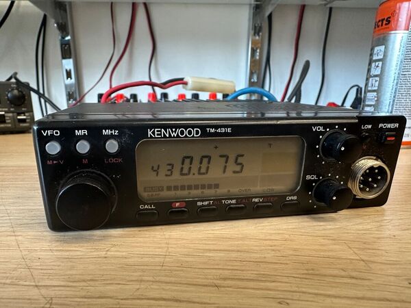 KENWOOD TM 431E UHF VEICOLARE OTTIMO CON SUBTONI E IMBALLO