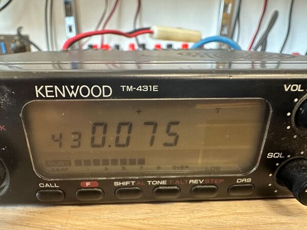 KENWOOD TM 431E UHF VEICOLARE OTTIMO CON SUBTONI E IMBALLO