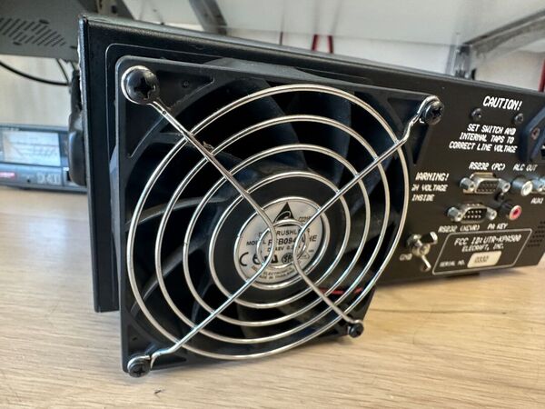 ELECRAFT KPA500 AMPLIFICATORE LINEARE STATO SOLIDO HF + 6M  500 WATT ALIMENTAZIONE A 220 V OTTIMO