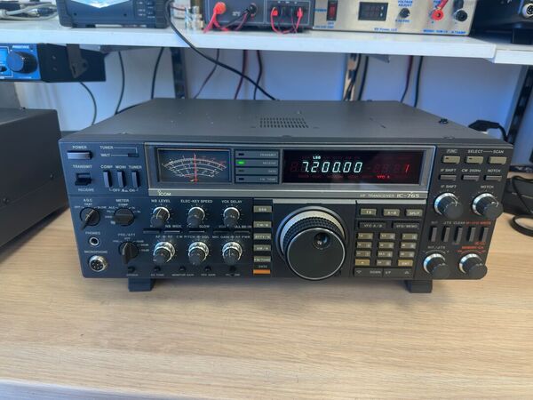 ICOMIC 765 HF ALL MODE OTTIMO GARANZIA CSY AND SON