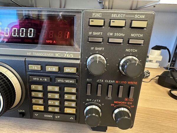 ICOMIC 765 HF ALL MODE OTTIMO GARANZIA CSY AND SON