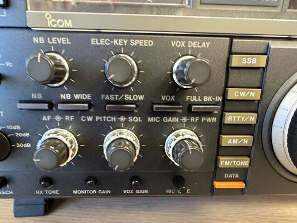 ICOMIC 765 HF ALL MODE OTTIMO GARANZIA CSY AND SON