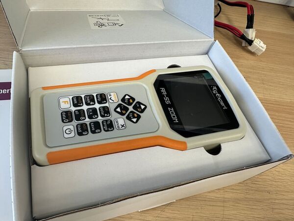 RIGEXPERT AA 55 ZOOM ANALIZZATORE DI ANTENNA DA 0 A 55 MHZ  A COLORI COME NUOVO  CON IMBALLO