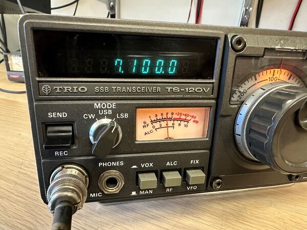 KENWOOD TS 120V HF ALL MODE QRP 10 WATT OTTIMO CON IMBALLO