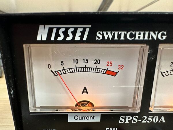 NISSEI SPS 250 A ALIMENTATORE SWITCHING 25 AMPERE CON STRUMENTOI V/A OTTIMO