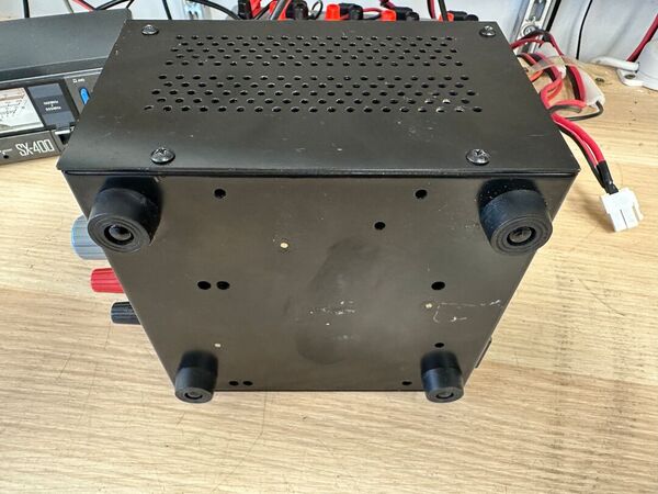 NISSEI SPS 250 A ALIMENTATORE SWITCHING 25 AMPERE CON STRUMENTOI V/A OTTIMO