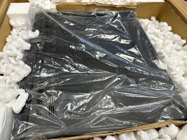 YAESU  QUADRA SYSTEM VL-1000 LINEARE STATO SOLIDO CON AT TUNER HF E 50 MHZ ULTIME SERIE COME NUOVO CON VP-1000 GARANZIA CSY AND SON CON IMBALLI