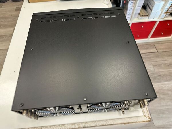 YAESU  QUADRA SYSTEM VL-1000 LINEARE STATO SOLIDO CON AT TUNER HF E 50 MHZ ULTIME SERIE COME NUOVO CON VP-1000 GARANZIA CSY AND SON CON IMBALLI