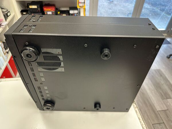 YAESU  QUADRA SYSTEM VL-1000 LINEARE STATO SOLIDO CON AT TUNER HF E 50 MHZ ULTIME SERIE COME NUOVO CON VP-1000 GARANZIA CSY AND SON CON IMBALLI