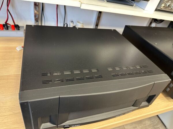 YAESU  QUADRA SYSTEM VL-1000 LINEARE STATO SOLIDO CON AT TUNER HF E 50 MHZ ULTIME SERIE COME NUOVO CON VP-1000 GARANZIA CSY AND SON CON IMBALLI